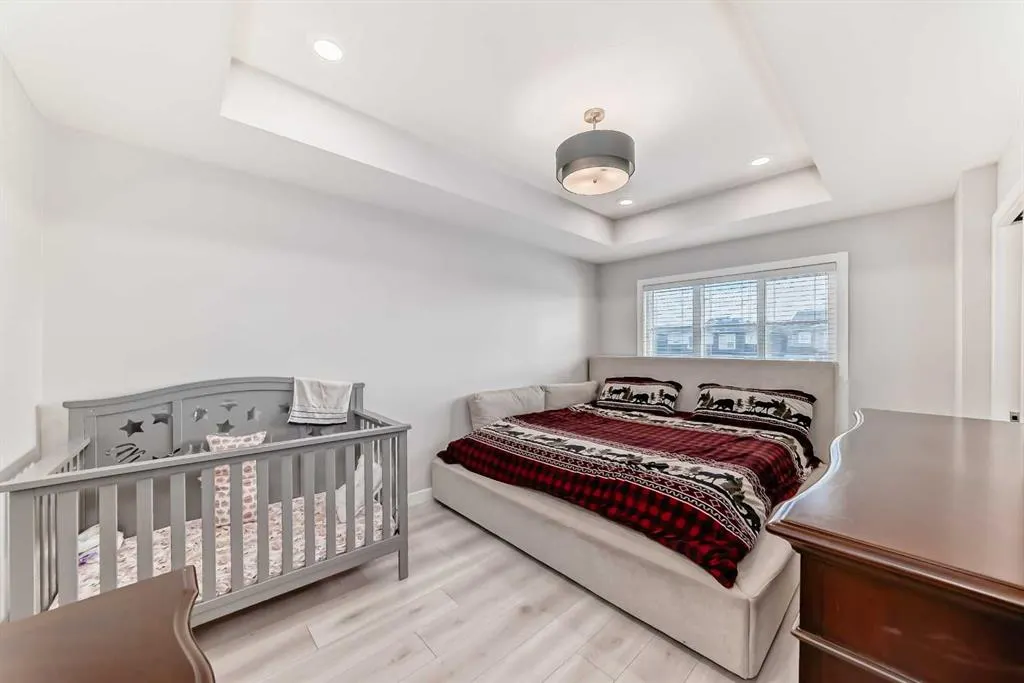 121 Corner Meadows Gate NE