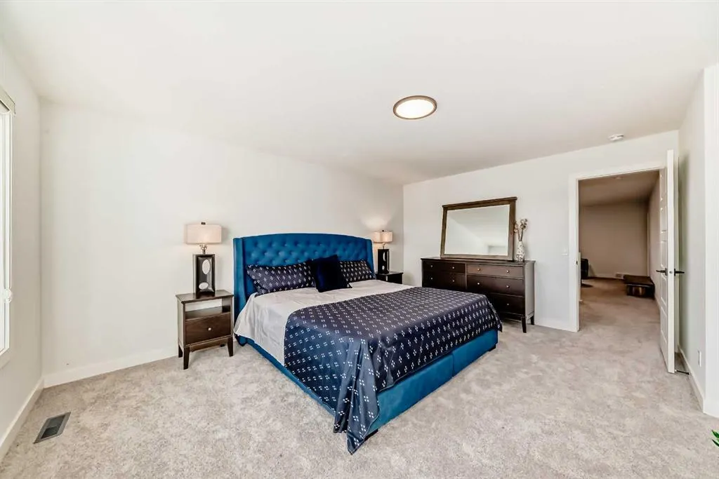 116 Ambleside Crescent NW