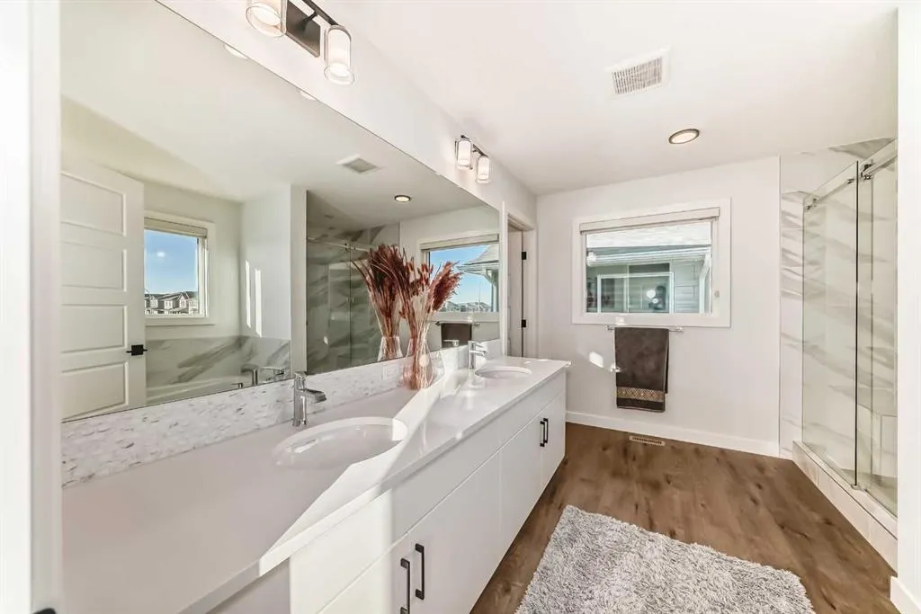 116 Ambleside Crescent NW