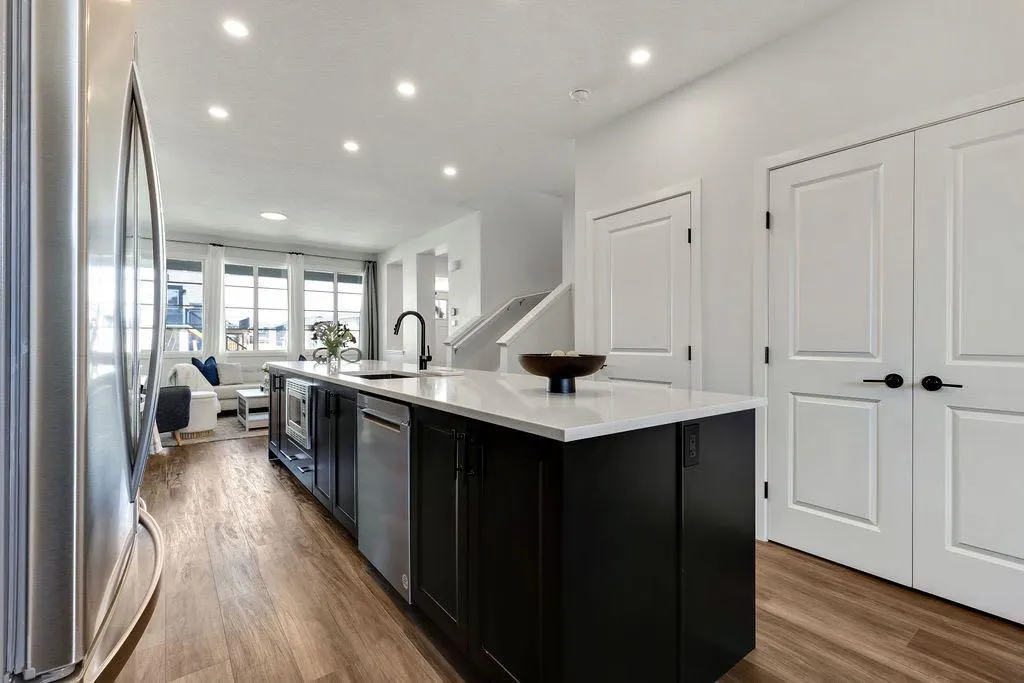 30 Amblehurst Way NW