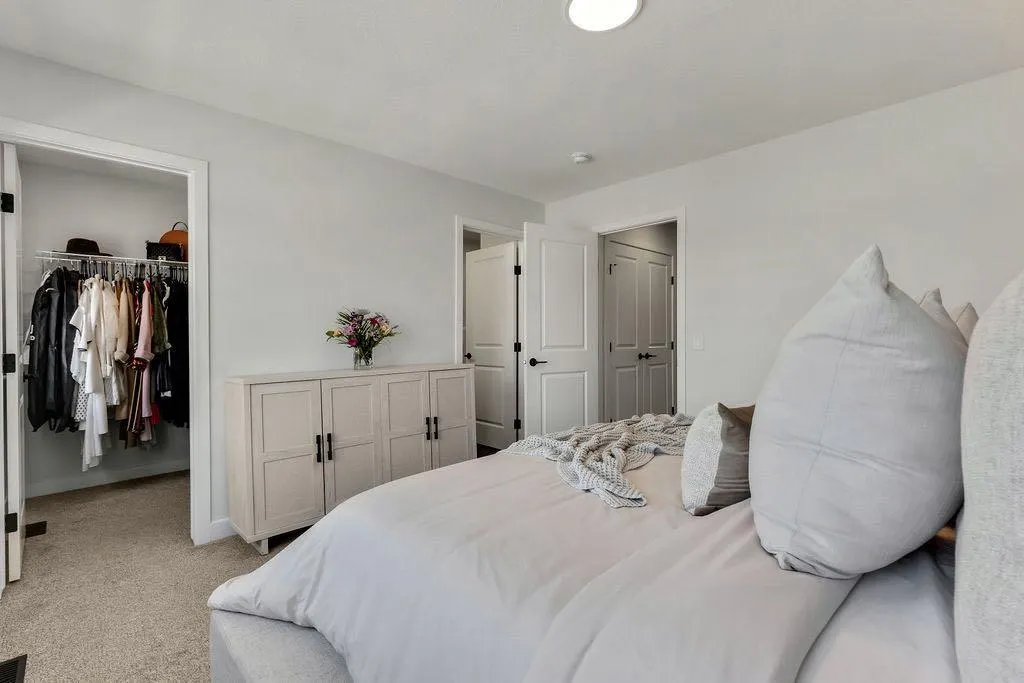 30 Amblehurst Way NW