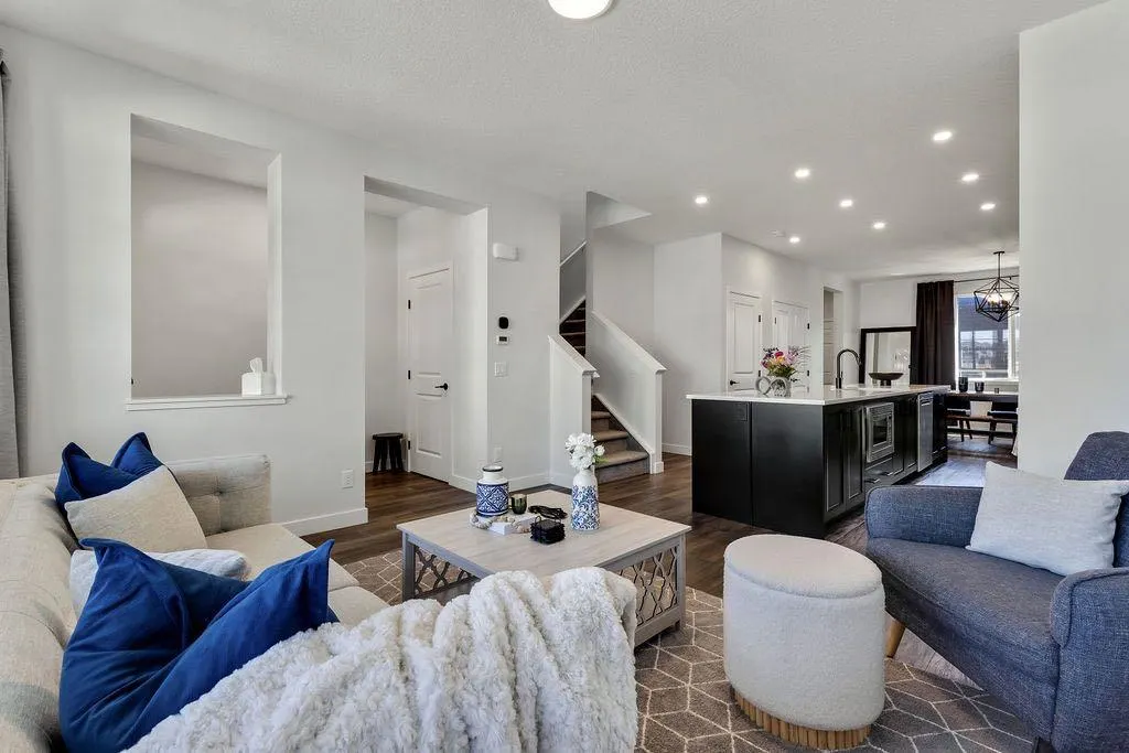 30 Amblehurst Way NW