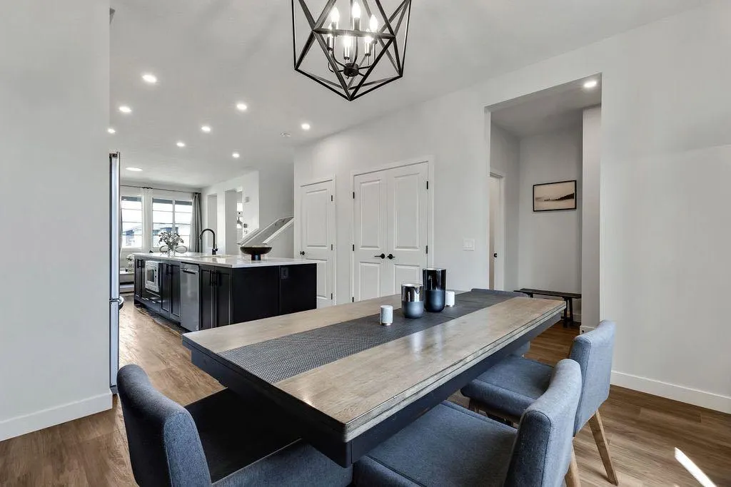 30 Amblehurst Way NW