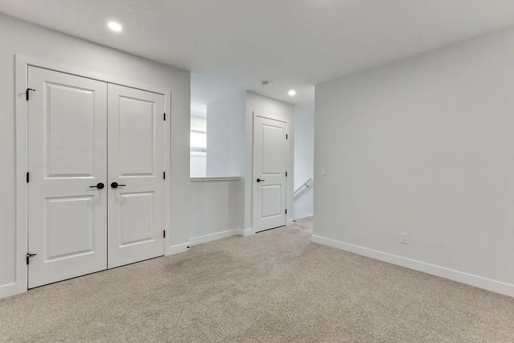 30 Amblehurst Way NW