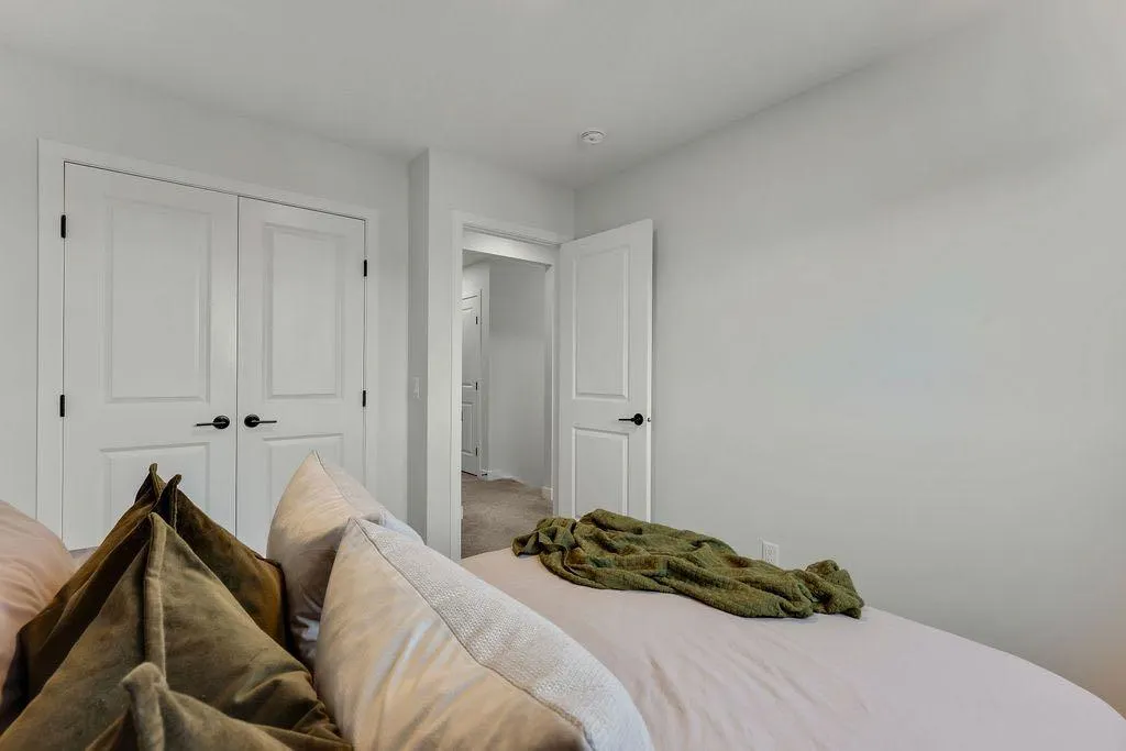 30 Amblehurst Way NW
