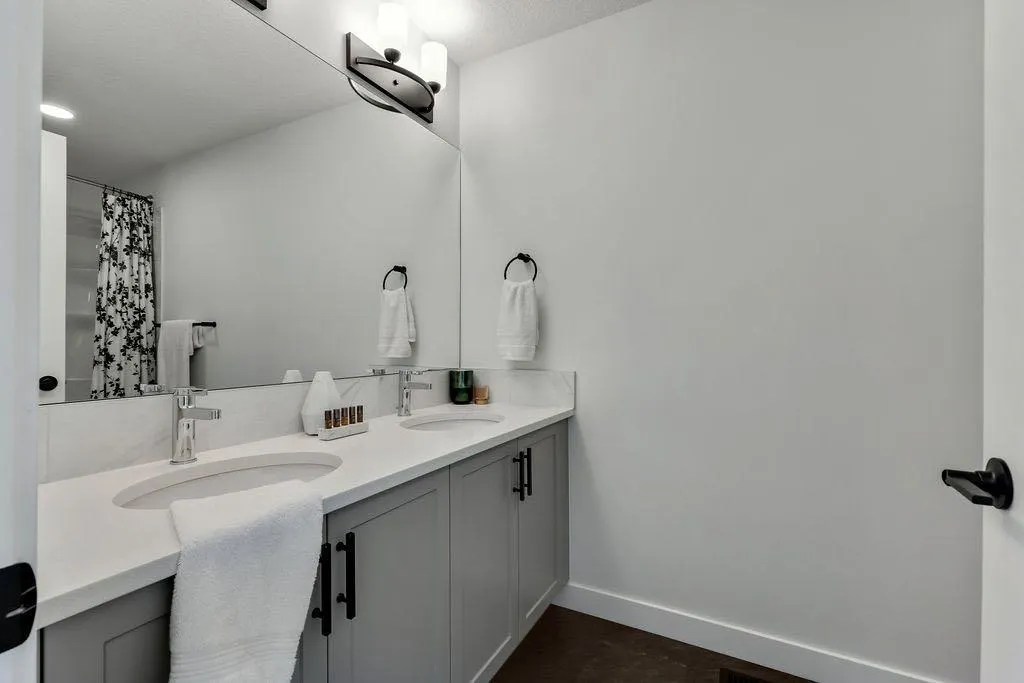 30 Amblehurst Way NW