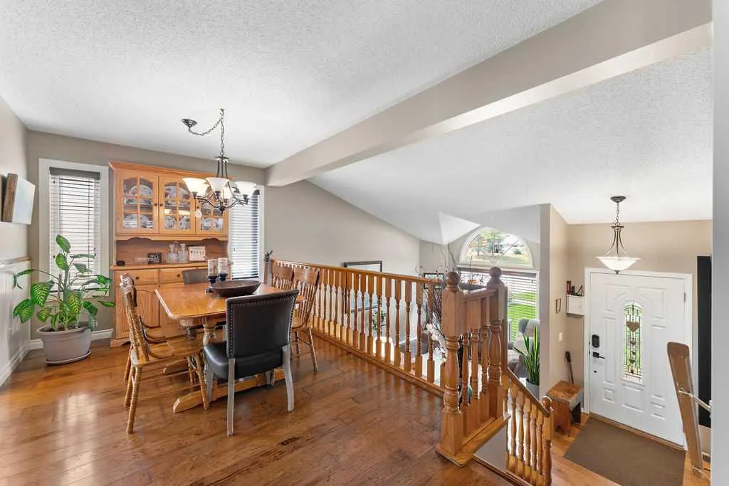 10 Hunters Gate