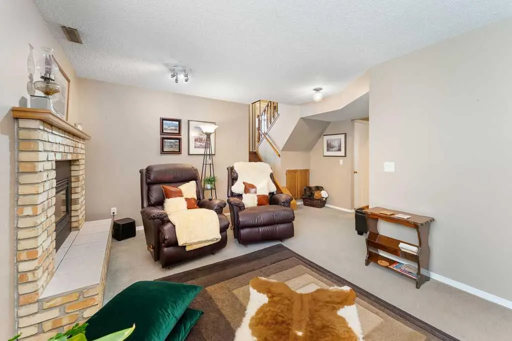 10 Hunters Gate