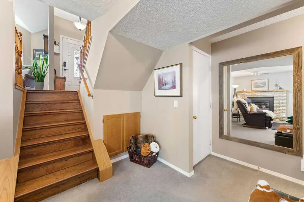 10 Hunters Gate
