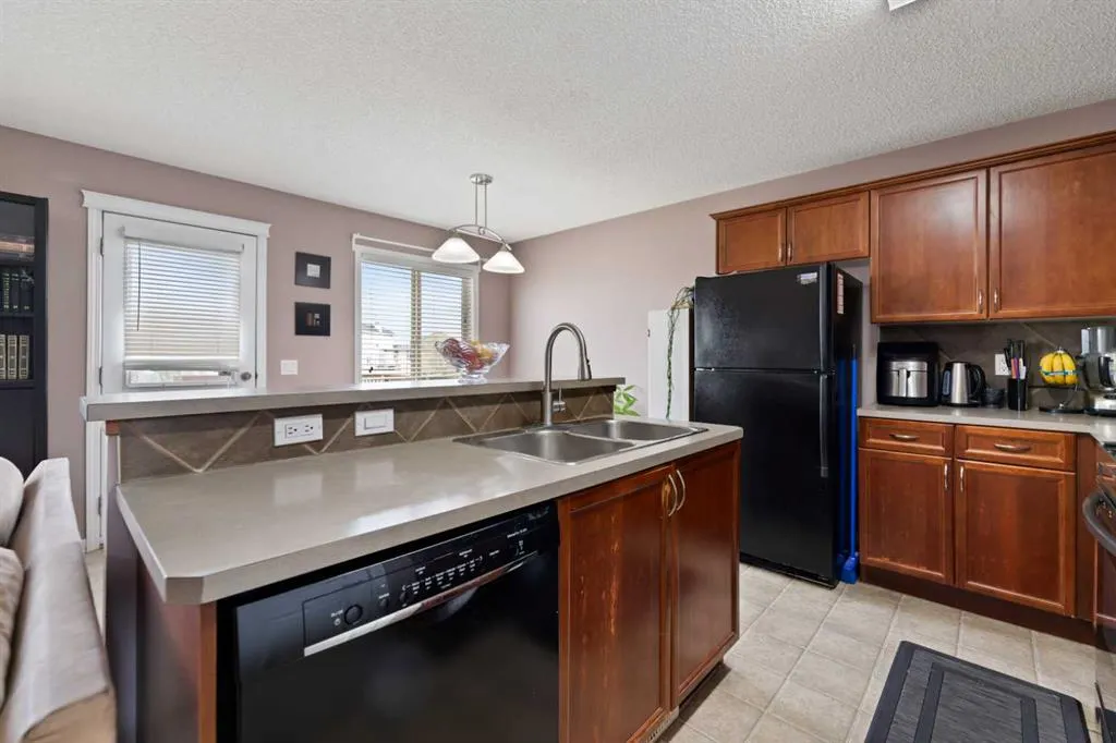 133 Saddlefield Place NE