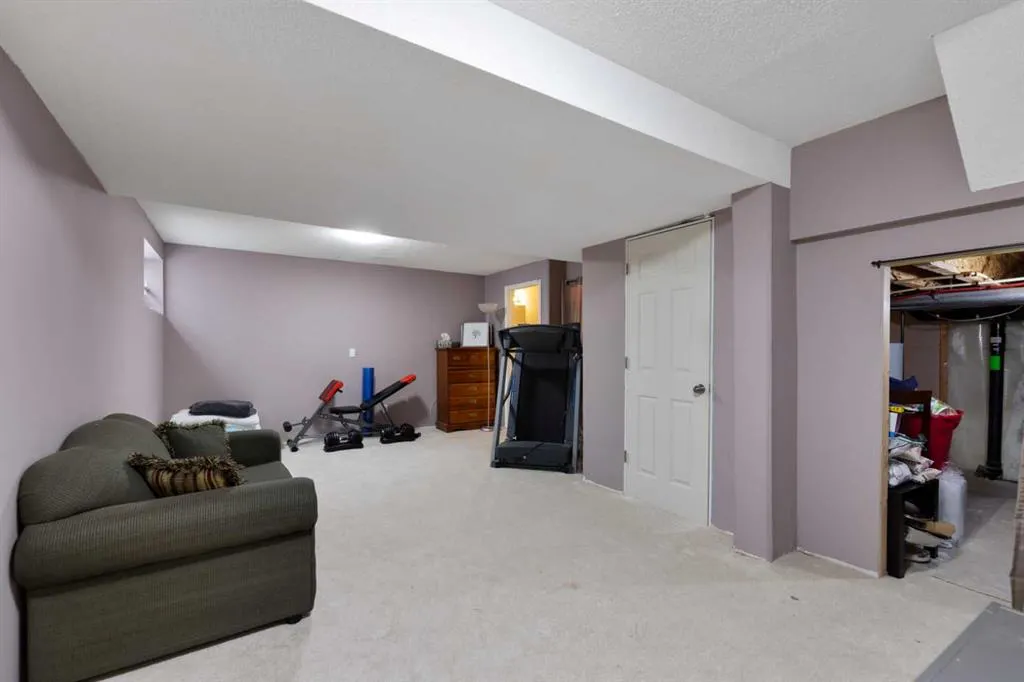 133 Saddlefield Place NE