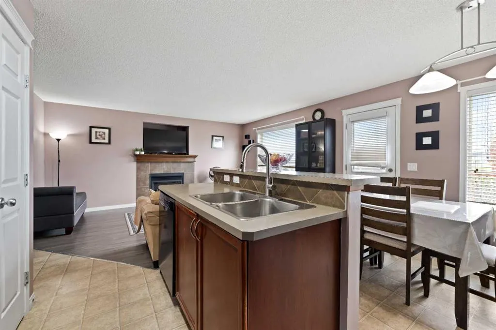 133 Saddlefield Place NE
