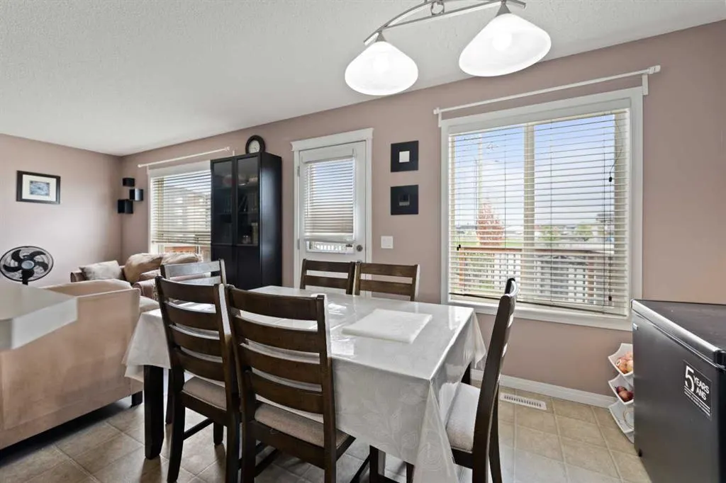 133 Saddlefield Place NE