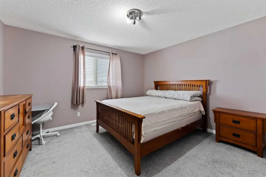 133 Saddlefield Place NE