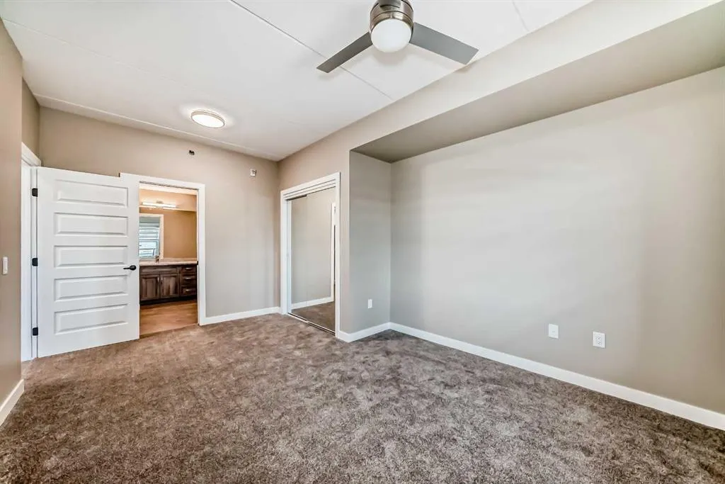 404 1 Avenue SE, #206