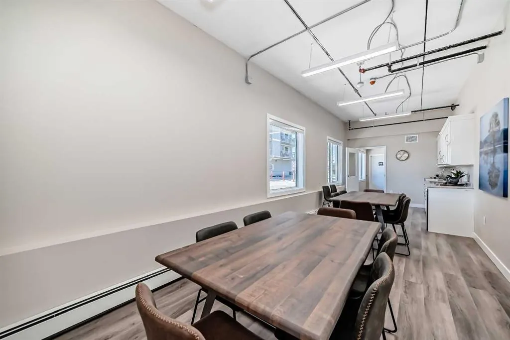 404 1 Avenue SE, #206