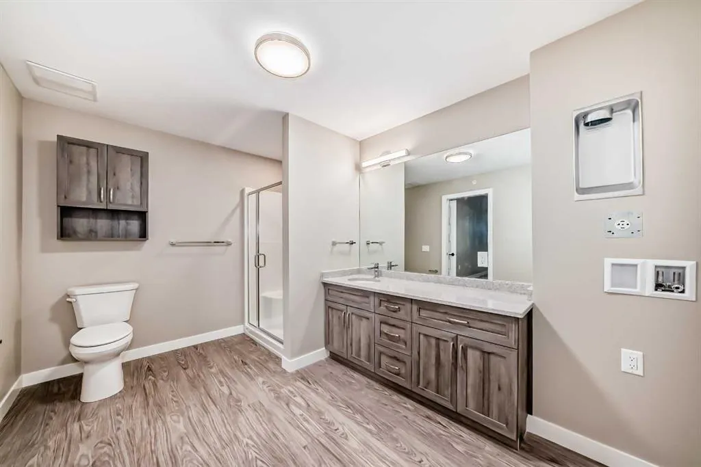 404 1 Avenue SE, #206