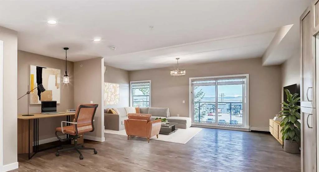 404 1 Avenue SE, #206