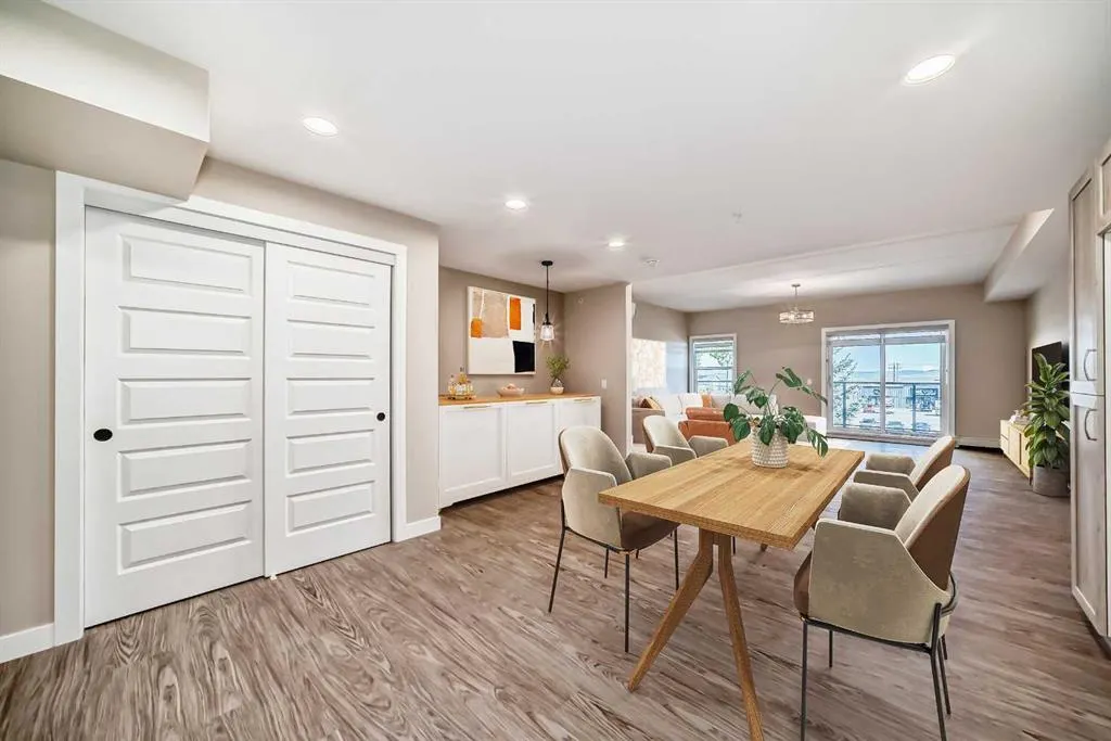 404 1 Avenue SE, #206