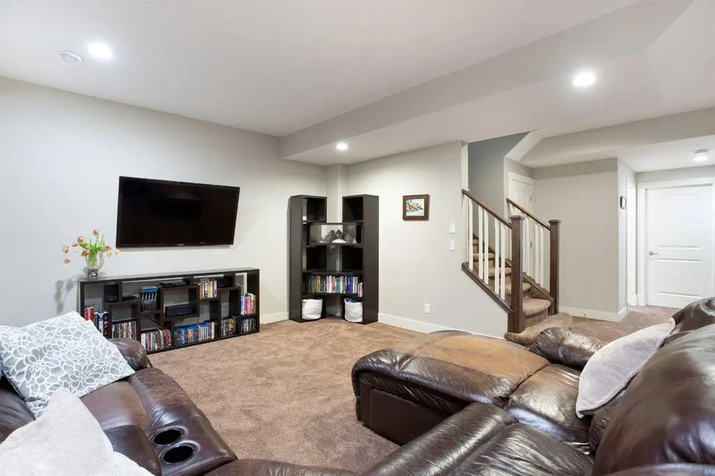 102 Cooperstown Lane SW