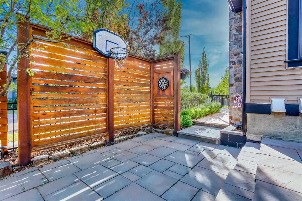 102 Cooperstown Lane SW