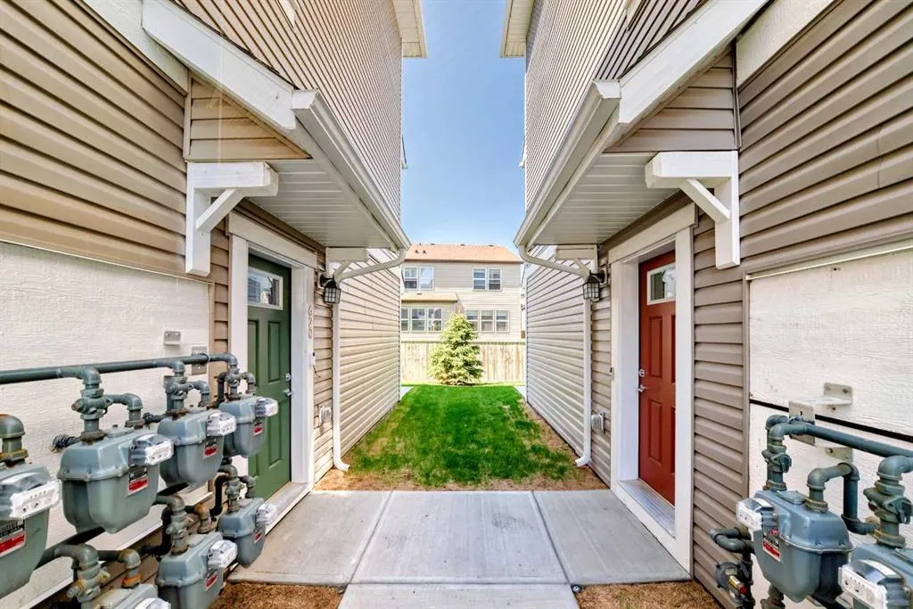 614 Copperstone Manor SE