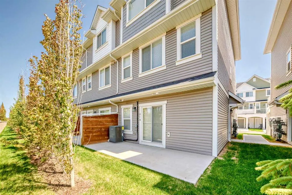 614 Copperstone Manor SE