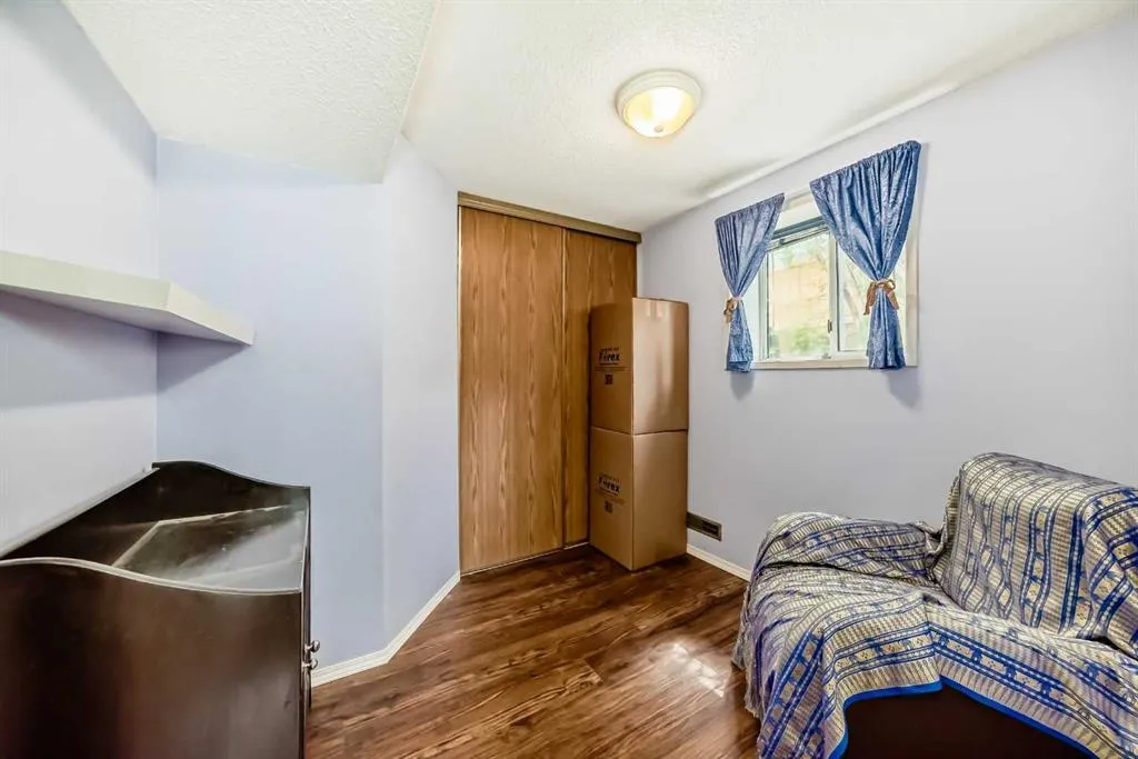 27 Martinview Crescent NE