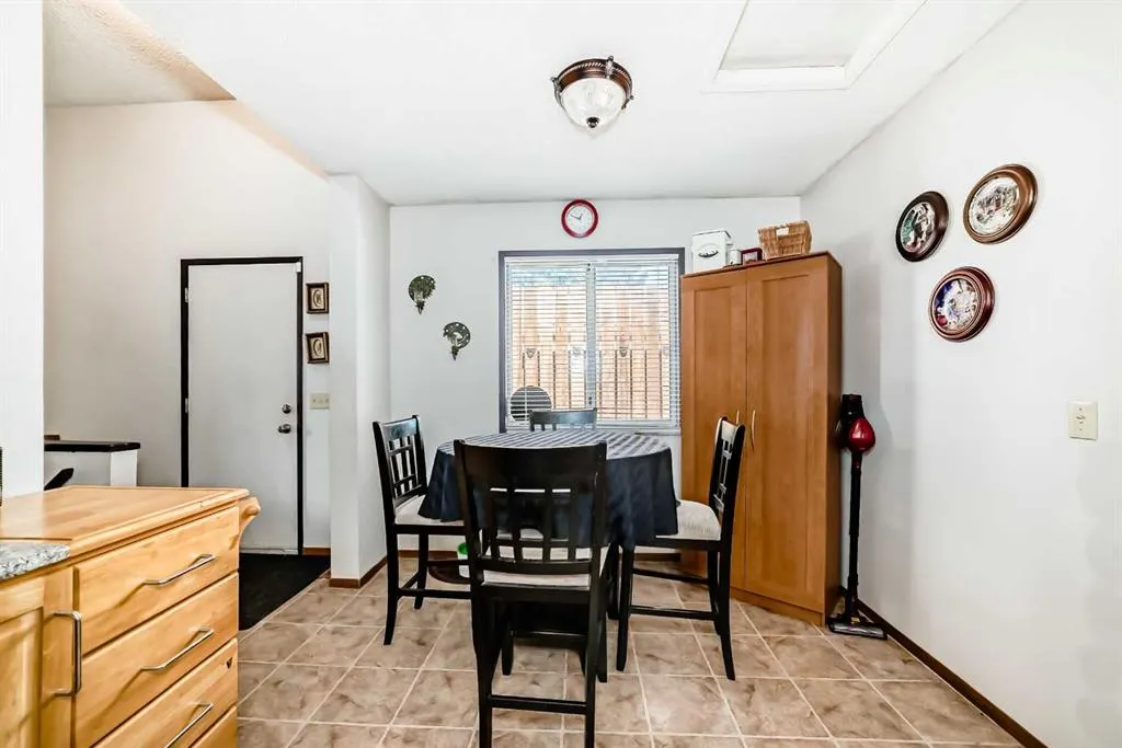 27 Martinview Crescent NE