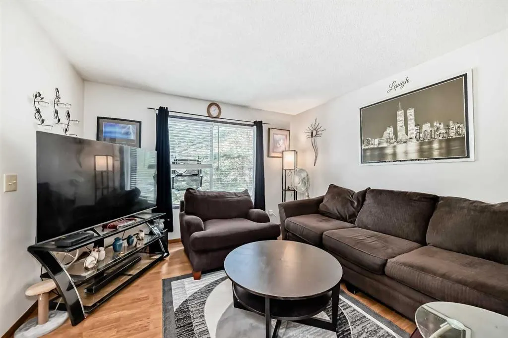 27 Martinview Crescent NE