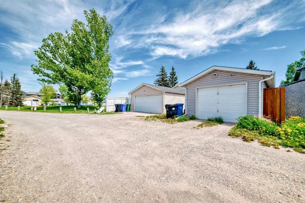 27 Martinview Crescent NE
