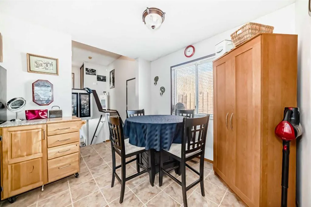 27 Martinview Crescent NE