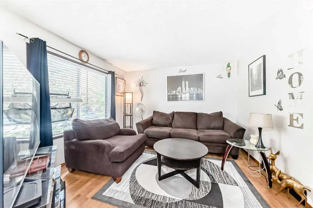 27 Martinview Crescent NE