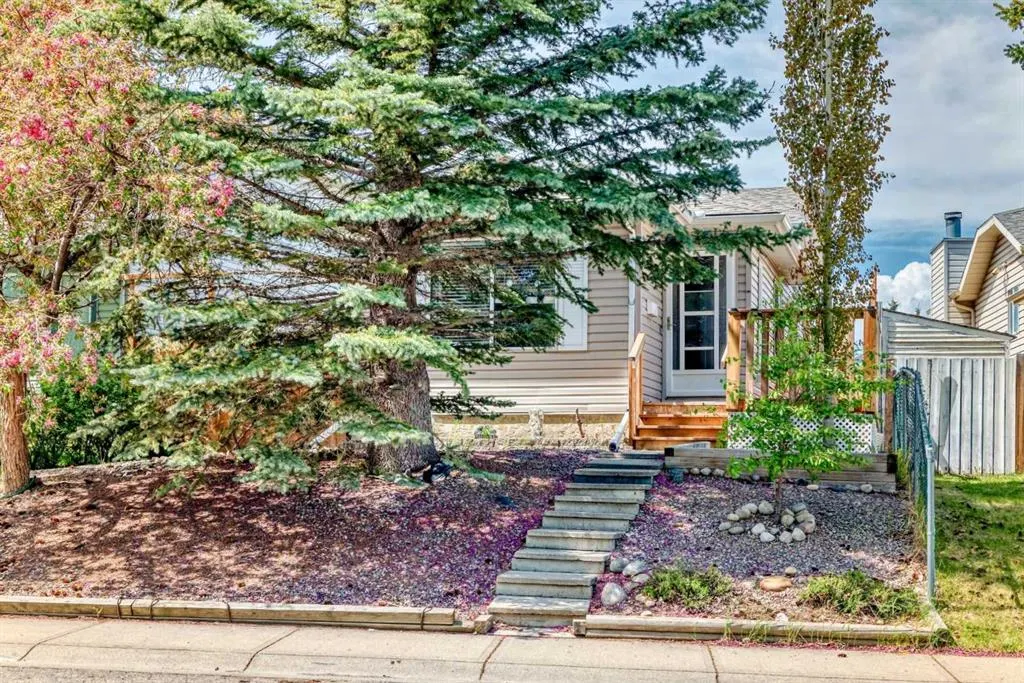 27 Martinview Crescent NE