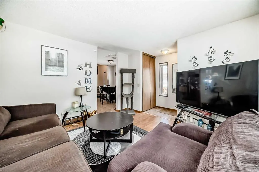 27 Martinview Crescent NE