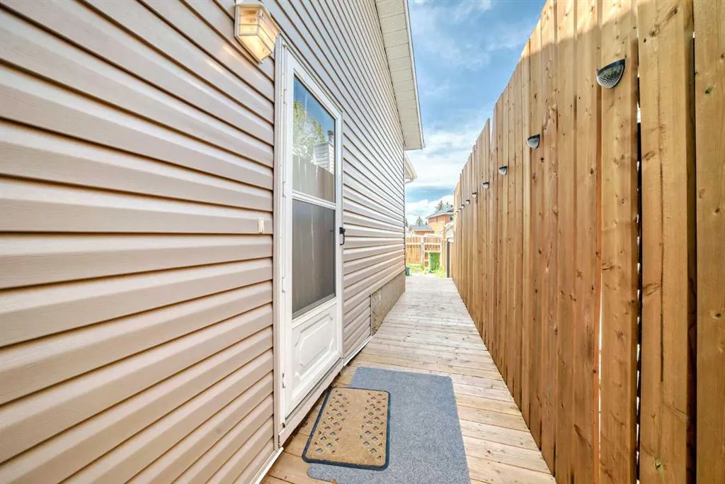 27 Martinview Crescent NE