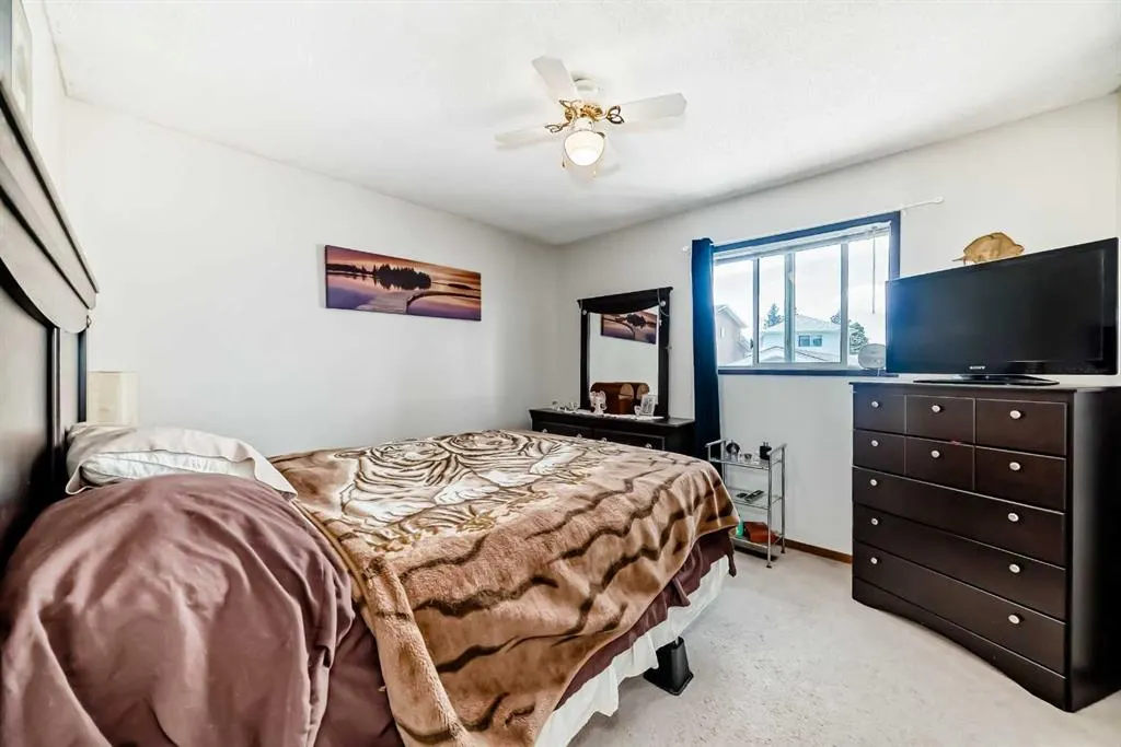 27 Martinview Crescent NE