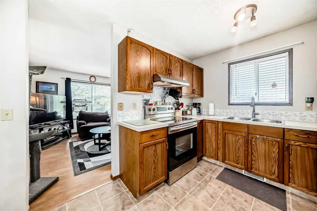 27 Martinview Crescent NE