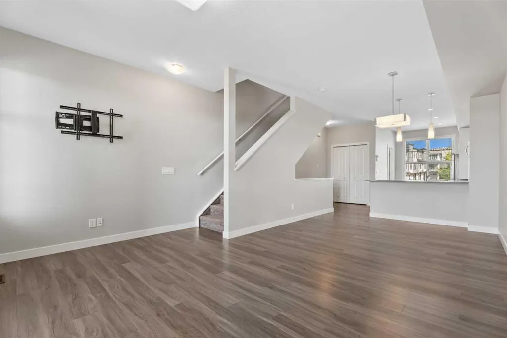 114 Seton Passage SE