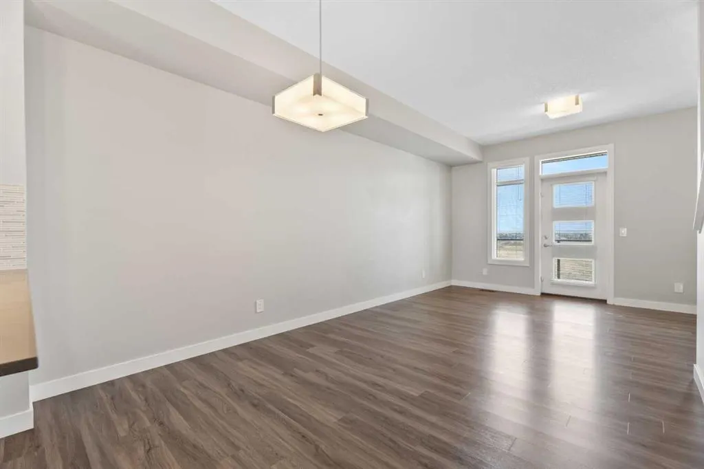 114 Seton Passage SE