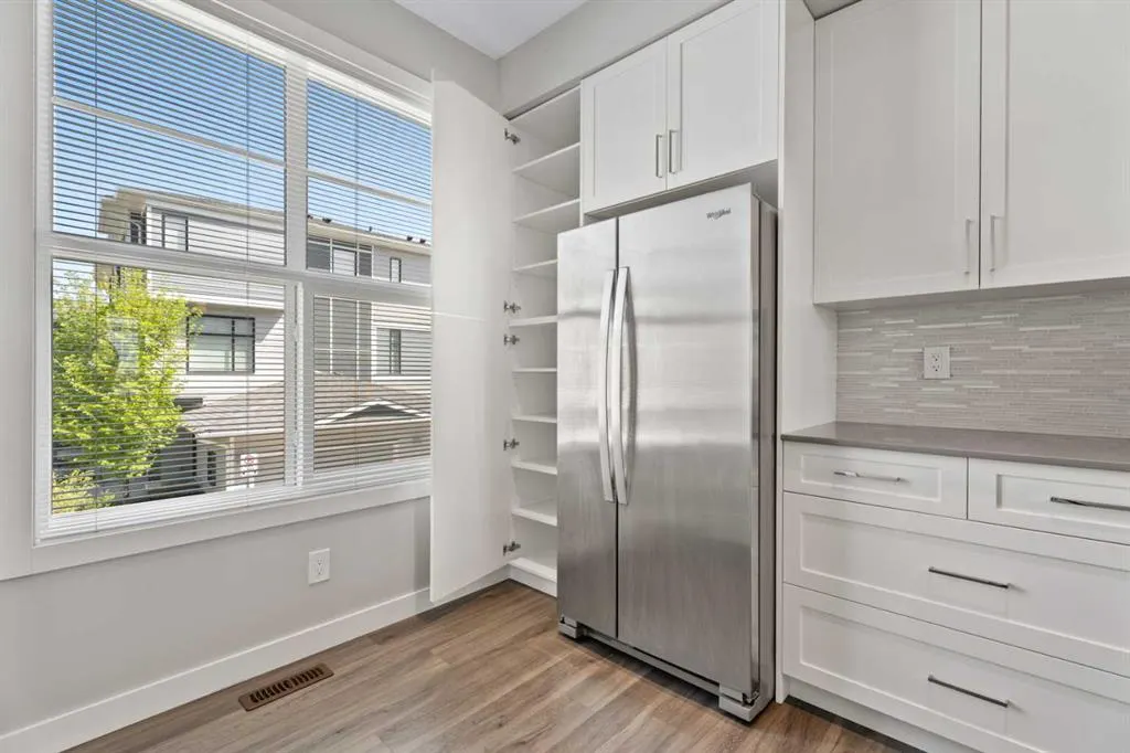 114 Seton Passage SE