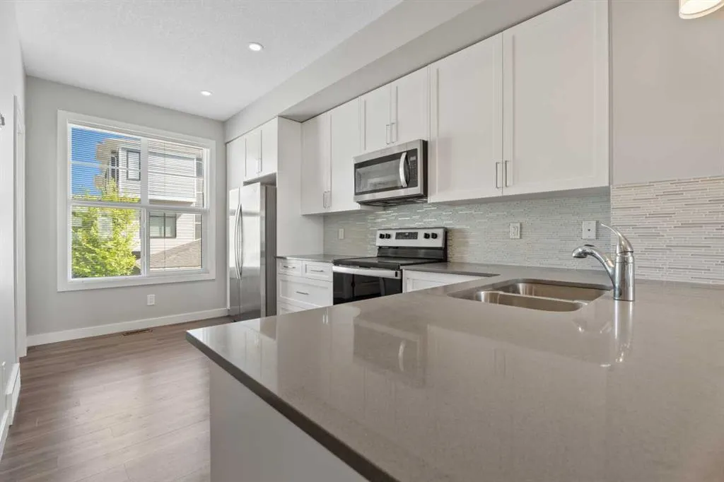 114 Seton Passage SE