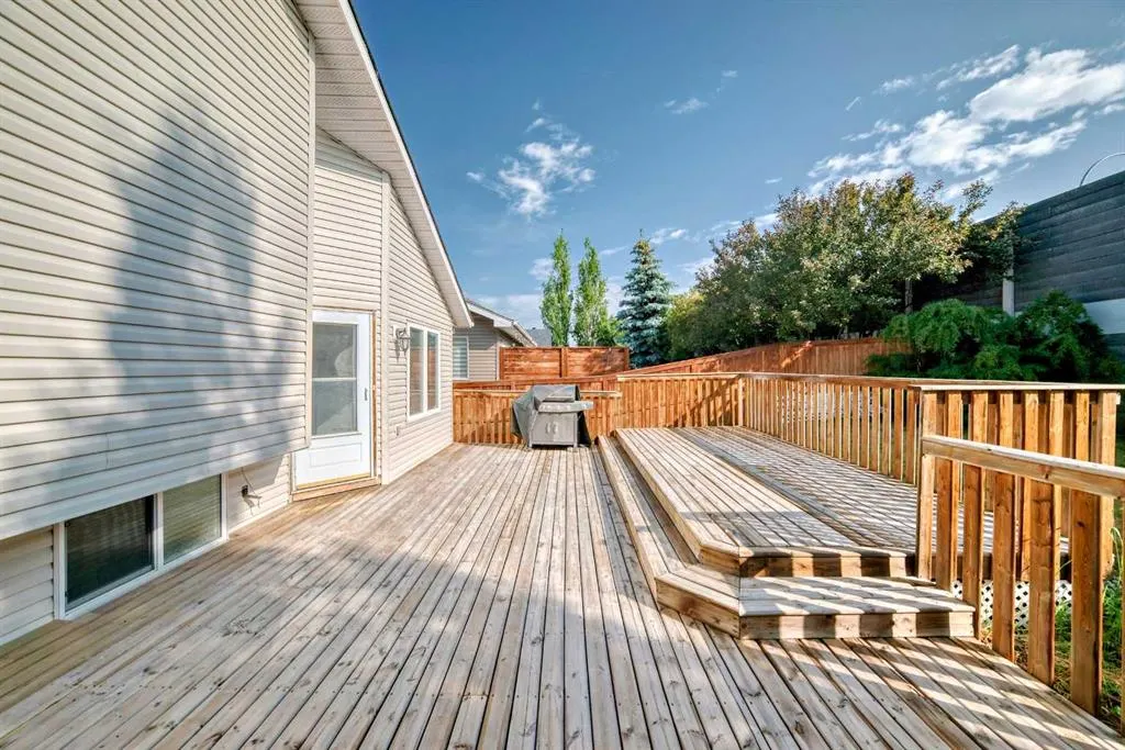 96 Douglas Ridge Close SE
