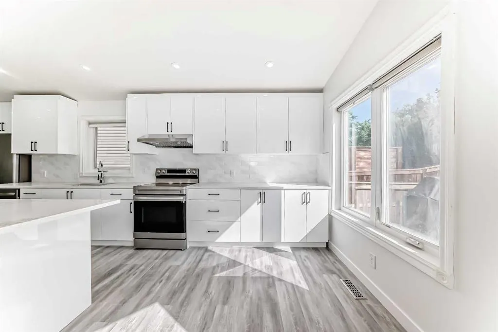 96 Douglas Ridge Close SE