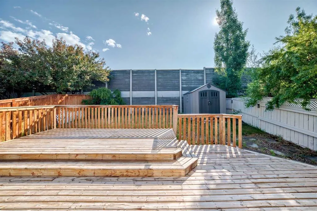 96 Douglas Ridge Close SE