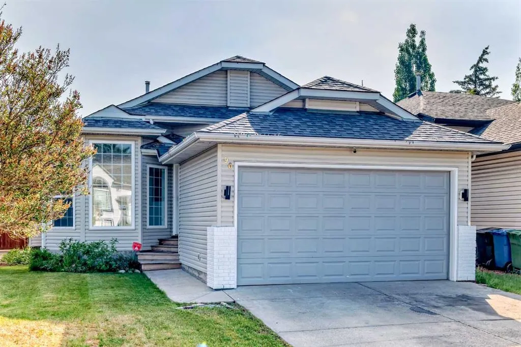 96 Douglas Ridge Close SE