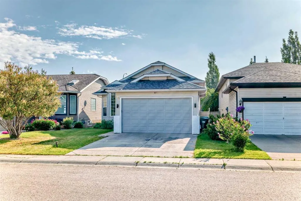 96 Douglas Ridge Close SE