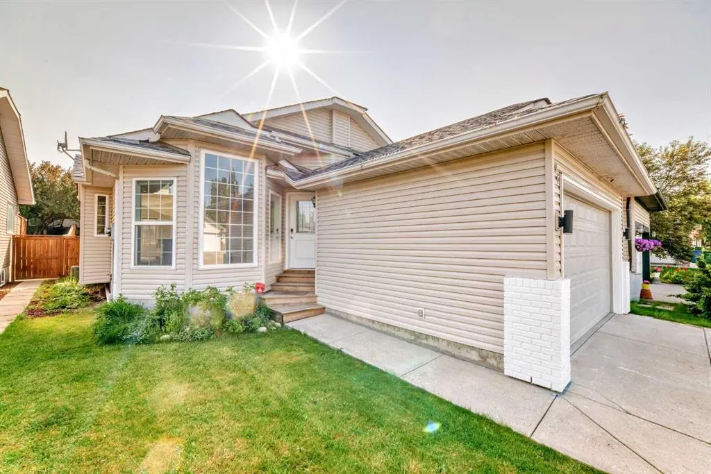 96 Douglas Ridge Close SE