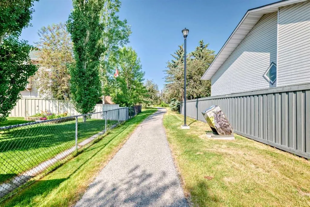 96 Douglas Ridge Close SE