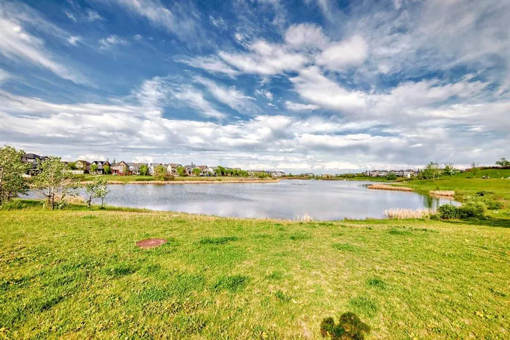 174 Brightonstone Landing SE